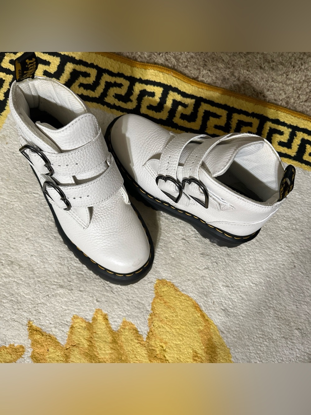 Dr Martens Devon Heart Platform white Leather Sz US 7 EU 8